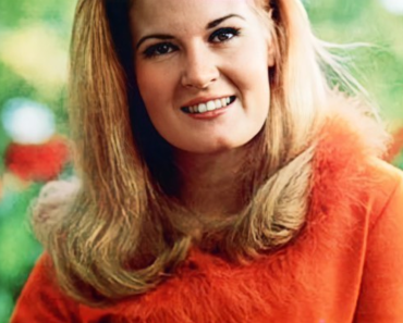 Lynn Anderson and Her ‘Rose Garden’ Tune Is Still on Our Minds
