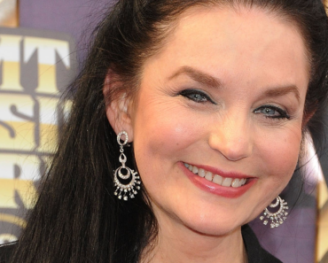 The Story Behind The Song: “You Never Miss A Real Good Thing (Till He Says Goodbye)” – Crystal Gayle
