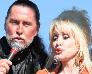 Dolly Parton’s Younger Brother Randy Dies at Age 67