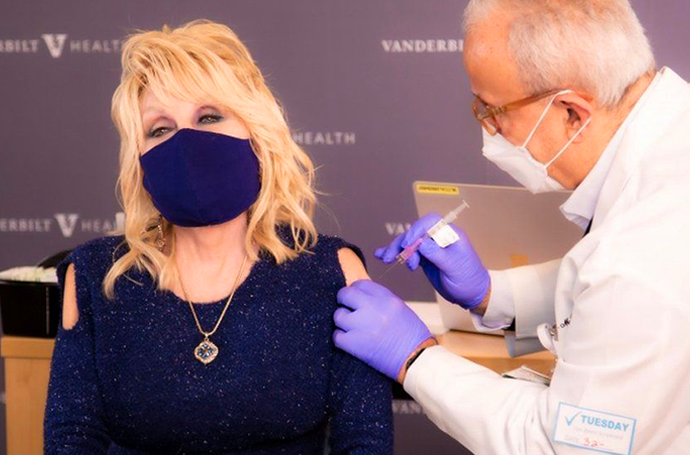 Dolly Parton Receives the COVID Vaccine