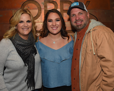 Meet Garth Brooks’ Daughters: Taylor, August, and Allie Brooks
