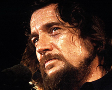 The Night In 1977 When Waylon Jennings Flushed Pills & Cocaine But The DEA Arrested Him Anyway