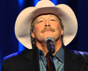 When Alan Jackson Fought Back His Tears at George Jones’ Funeral