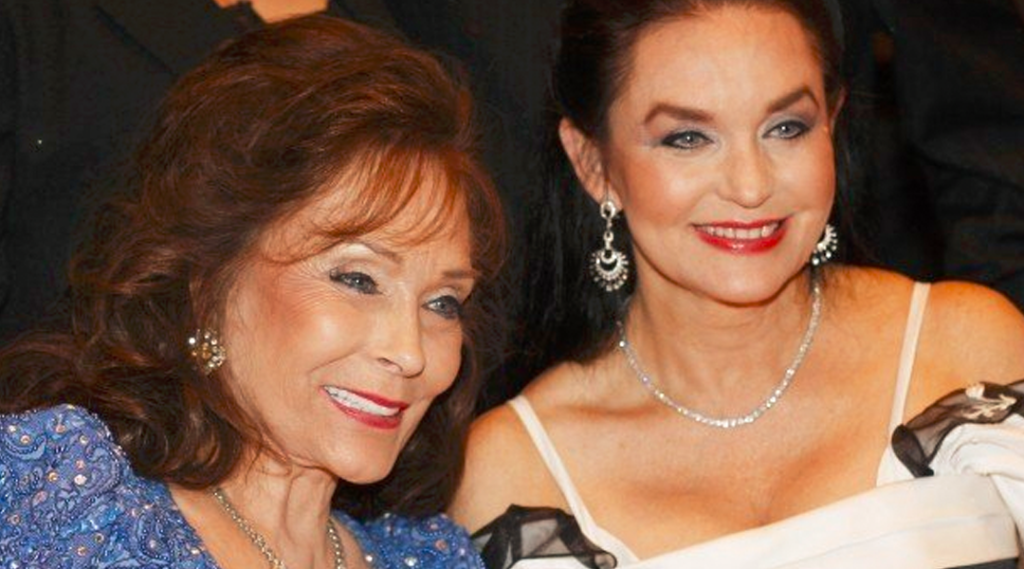 Loretta Lynn And Sister Crystal Gayle Swoon Audience With A Medley Of Their Songs