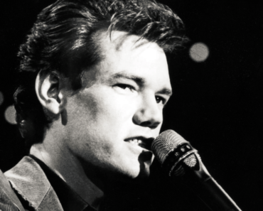 Throwback To Randy Travis’s Debut At Grand Ole Opry With “I’m So Lonesome I Could Cry”