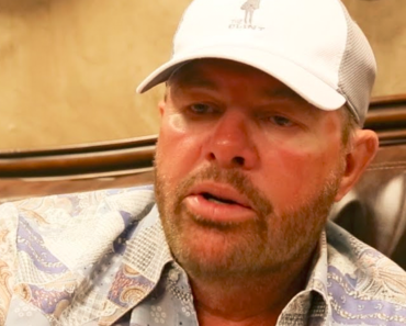 Country star Toby Keith says that he has stomach cancer