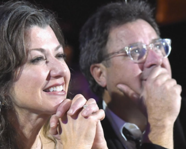 Vince Gill Says Amy Grant’s Bicycle Accident Left Her ‘Knocked Unconscious for 10 or 15 Minutes’