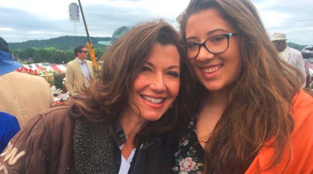 Vince Gill & Amy Grant’s Daughter Performs Moving Song For Mom Following Accident