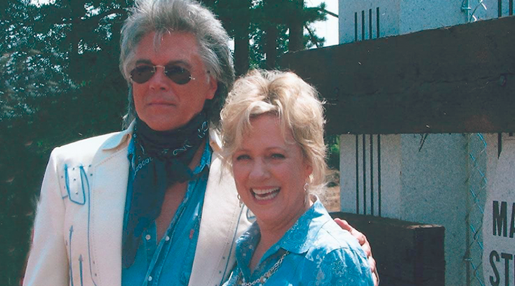  Marty and Connie (2009) 